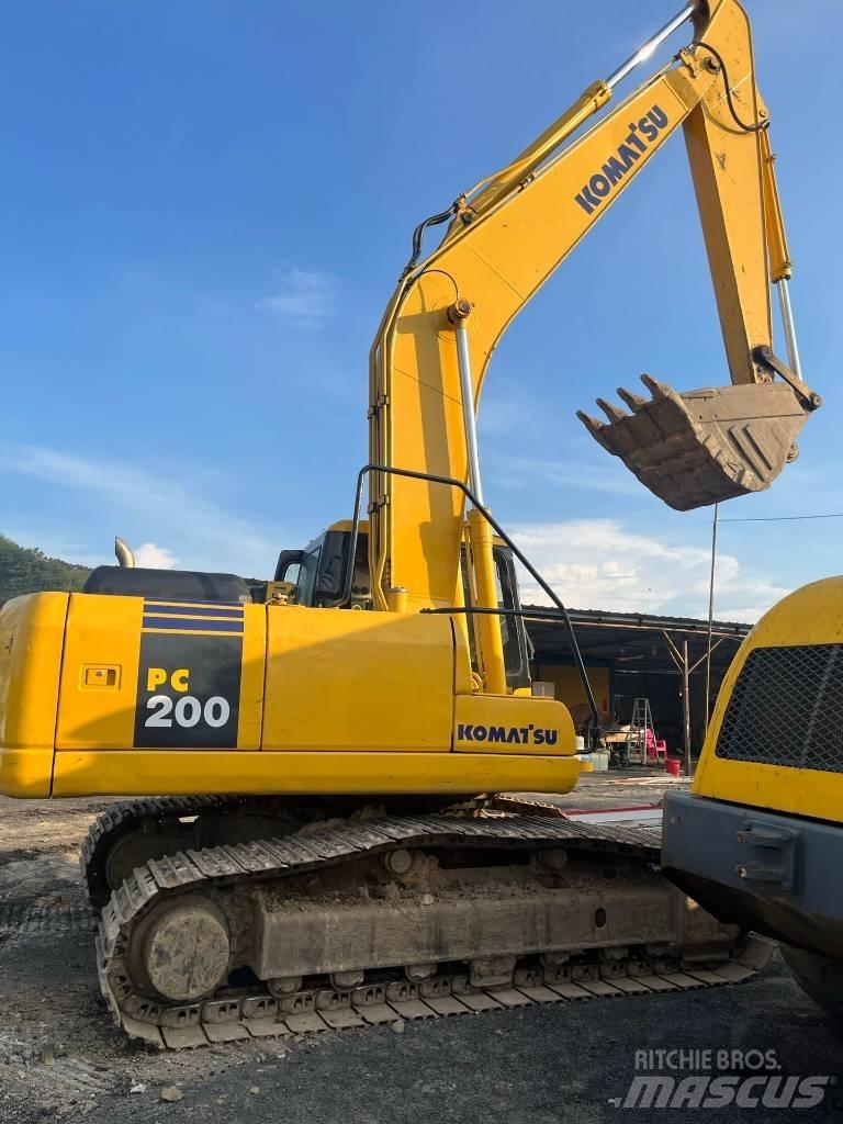 Komatsu PC 200-7 Lánctalpas kotrók