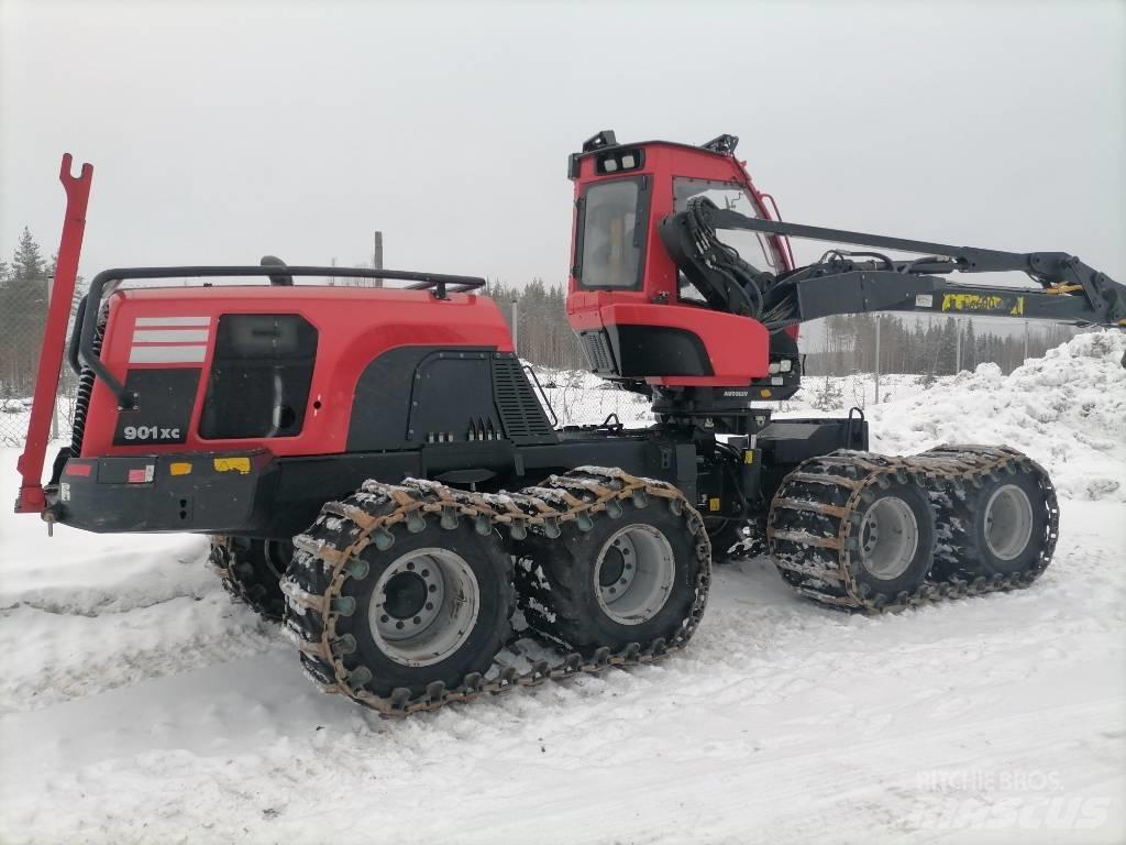 Komatsu 901XC Betakarítók
