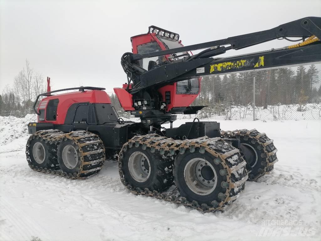 Komatsu 901XC Betakarítók