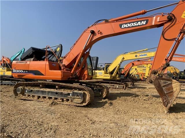 Doosan DH300 Lánctalpas kotrók