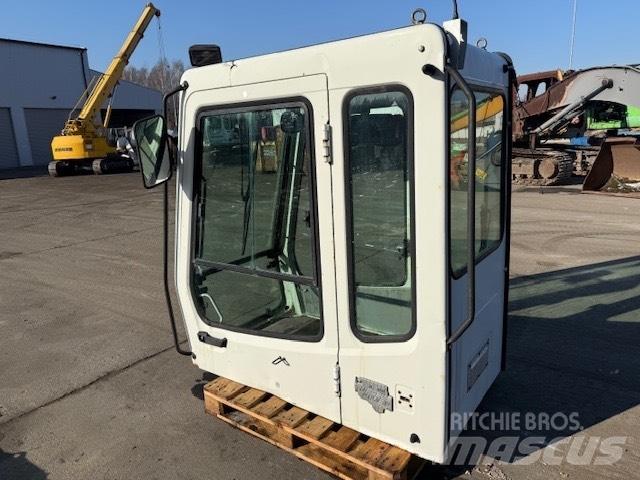 Liebherr SERIA B CAB Vezetőfülke és belső tartozékok