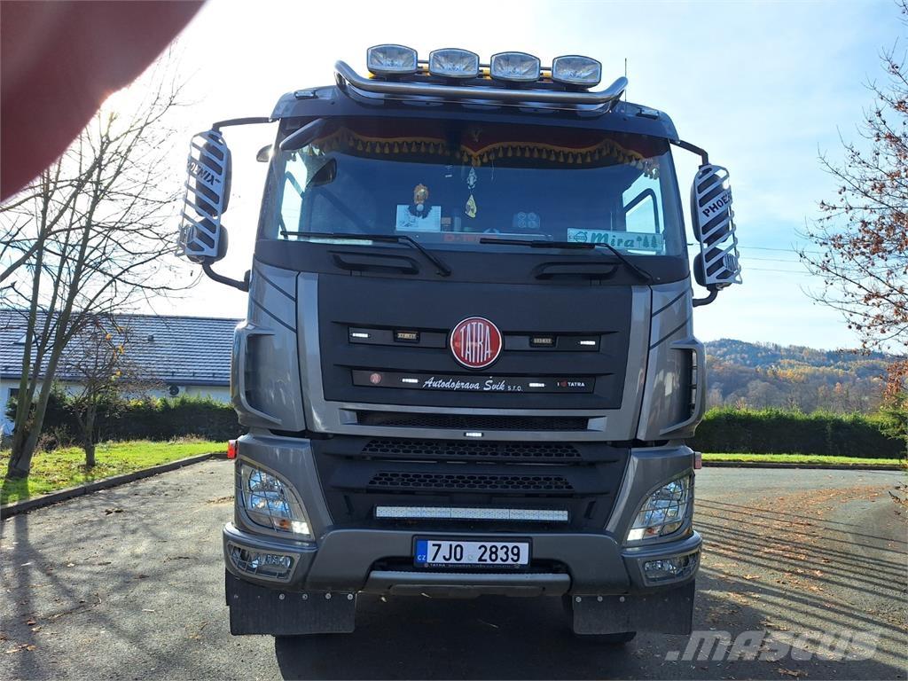 Tatra 8P6R33 Nyergesvontatók