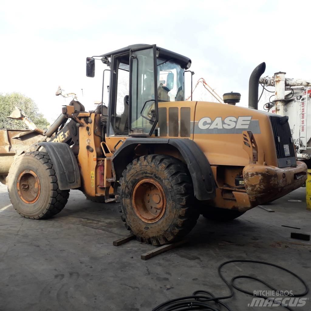 CASE 721 E XT Gumikerekes homlokrakodók