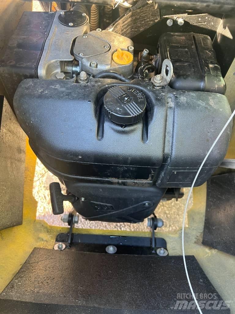 JCB HT D5 Lánctalpas dömperek