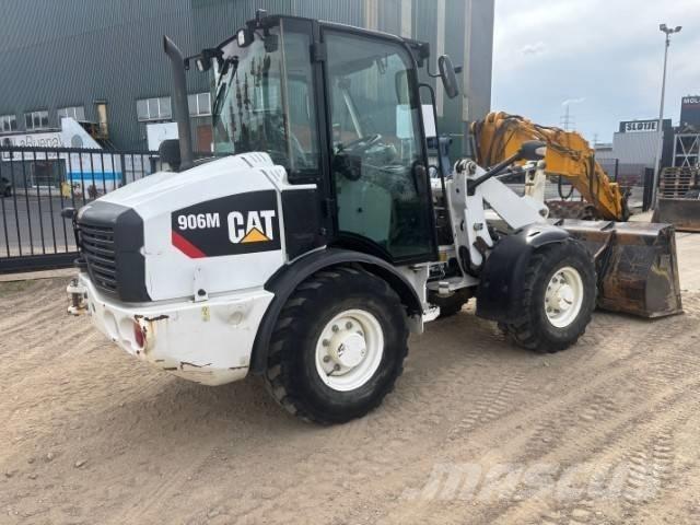 CAT 906 Gumikerekes homlokrakodók
