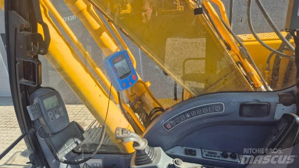 JCB JS 220 LC Lánctalpas kotrók