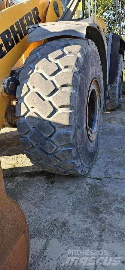 Liebherr L580 - Gumikerekes homlokrakodók