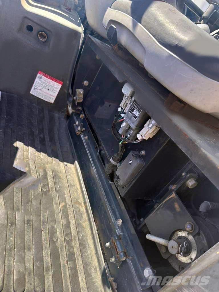 Hitachi ZX 27 U Mini kotrók < 7t