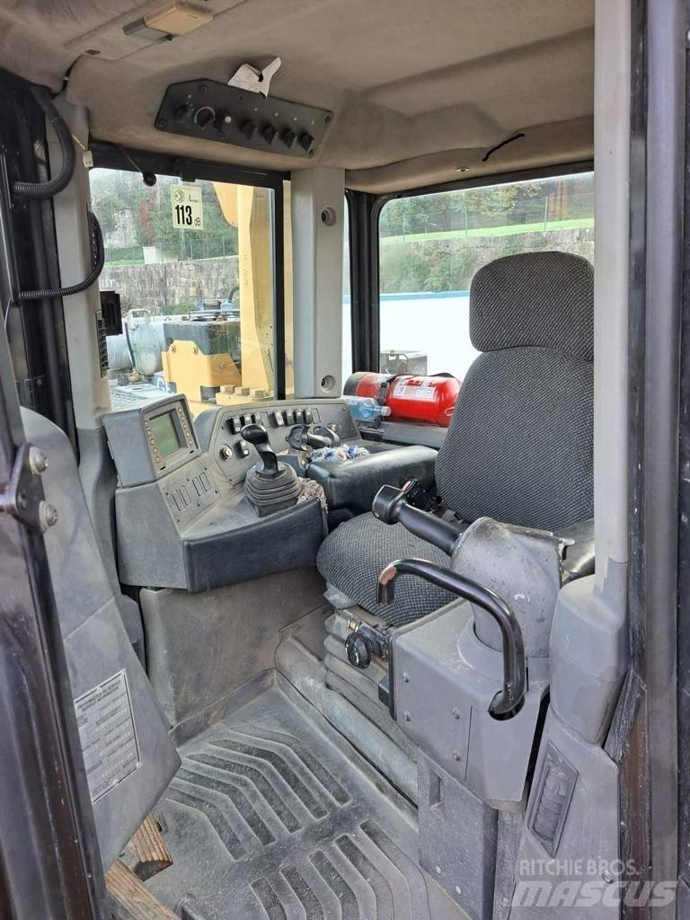 CAT D 8 T lánctalpas dózerek