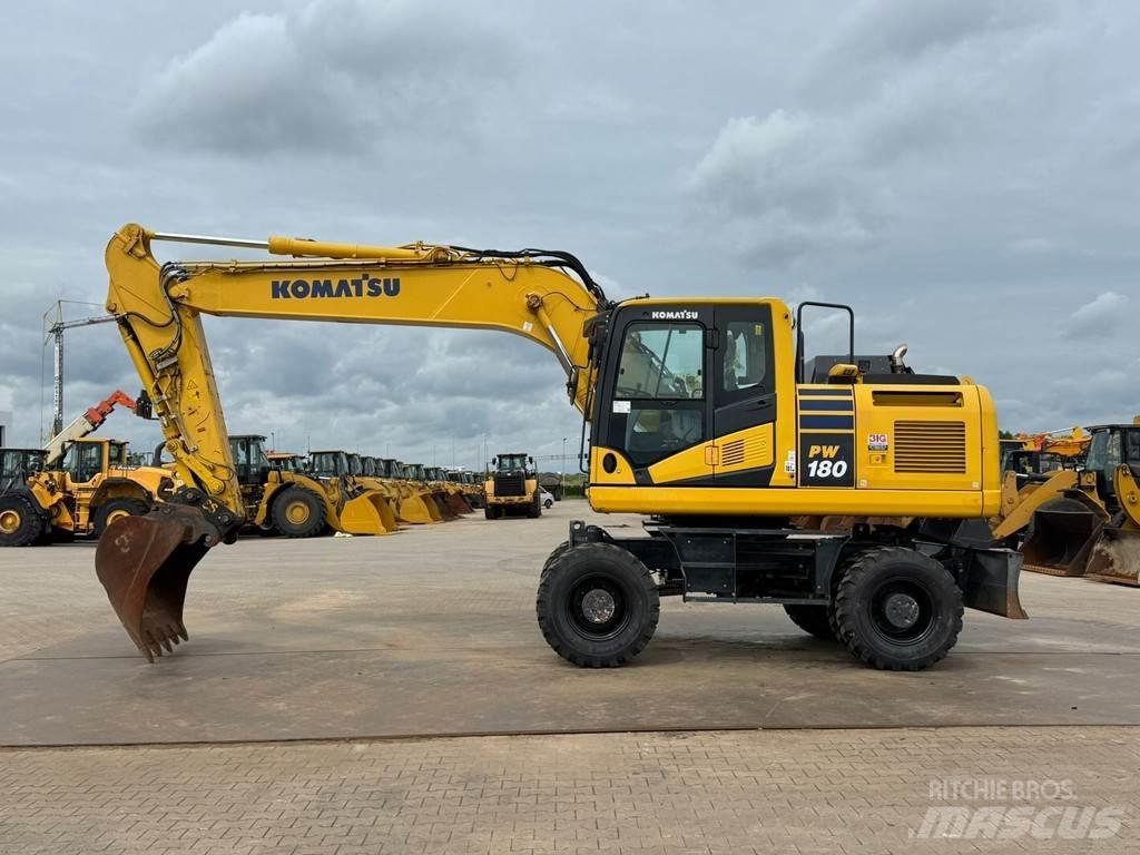 Komatsu PW180-11 Gumikerekes kotrók