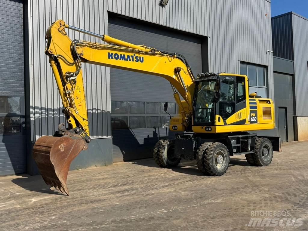 Komatsu PW180-11 Gumikerekes kotrók