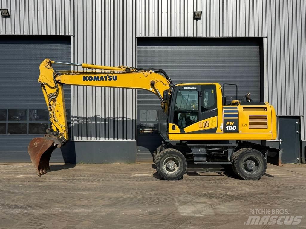 Komatsu PW180-11 Gumikerekes kotrók
