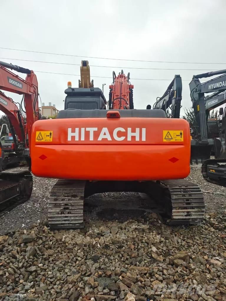 Hitachi ZX 200 Lánctalpas kotrók