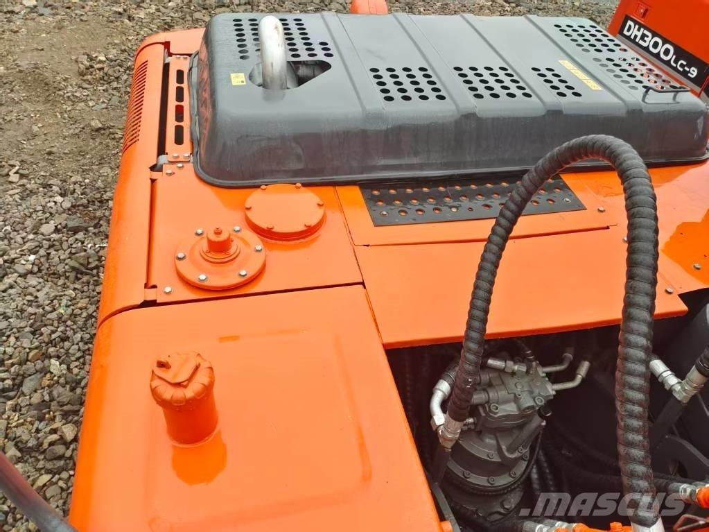 Hitachi ZX 200 Lánctalpas kotrók