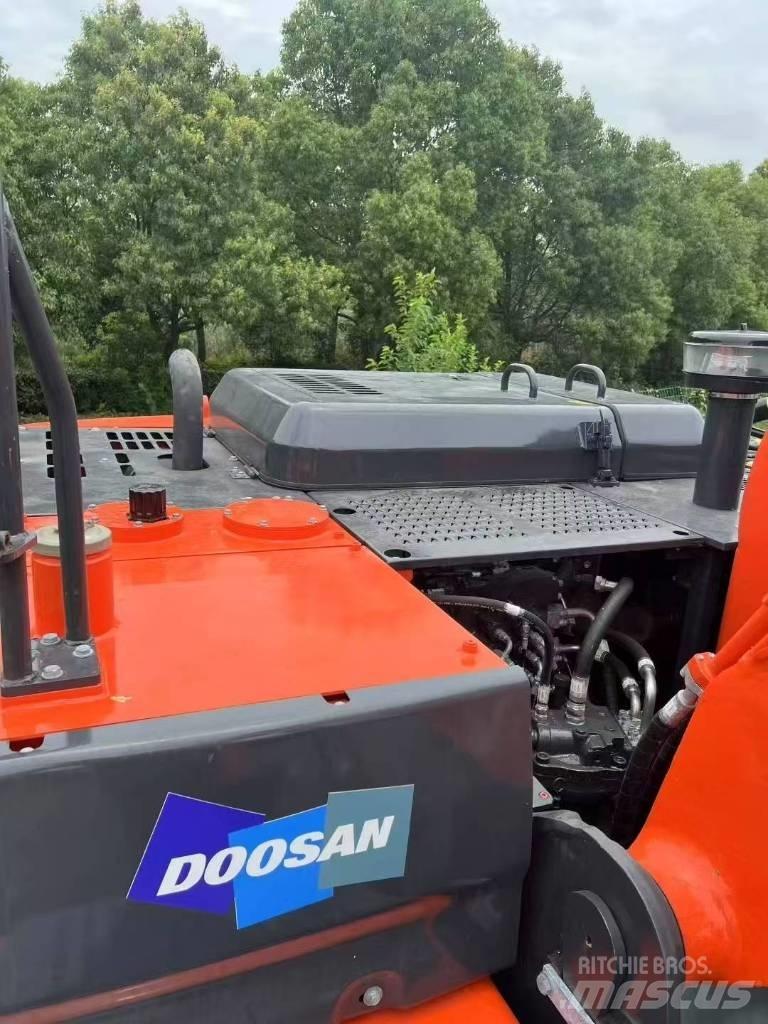 Doosan DX 225LC-9C Lánctalpas kotrók