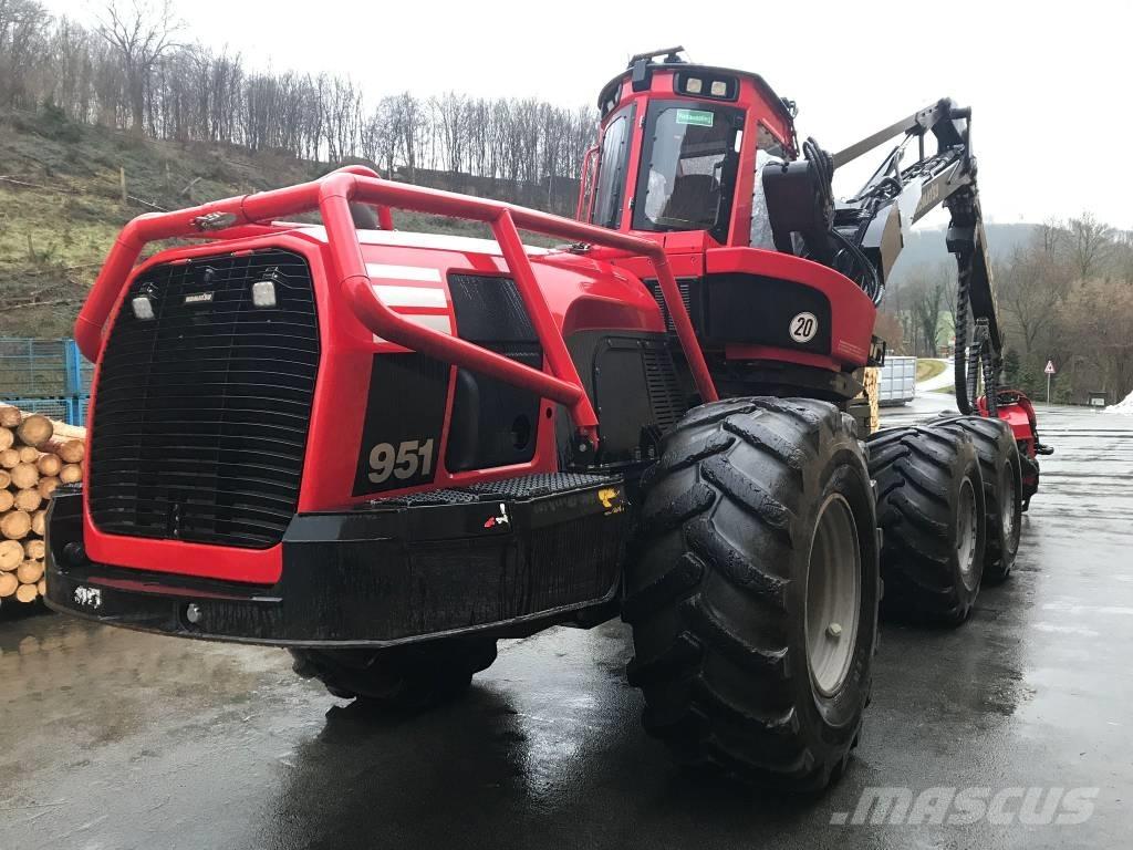 Komatsu 951 Betakarítók