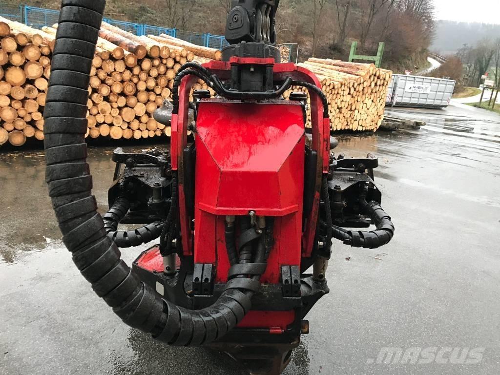 Komatsu 951 Betakarítók
