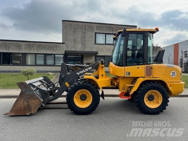 Volvo L 35 G Gumikerekes homlokrakodók
