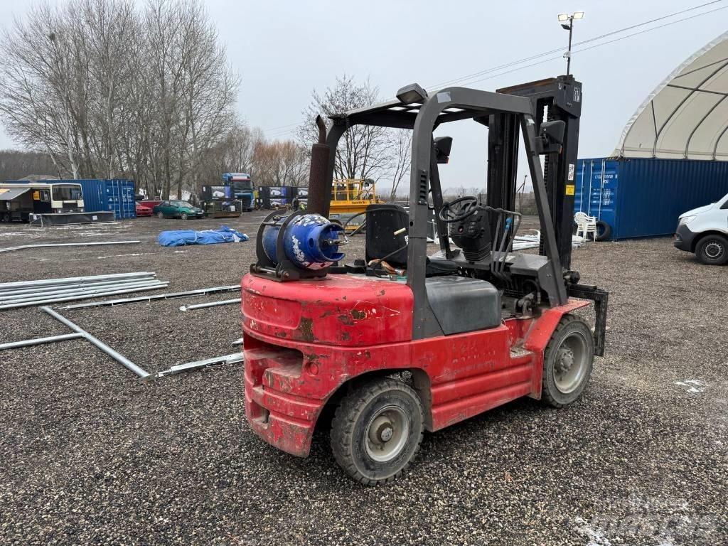Manitou CG 30 P Gázüzemű targoncák