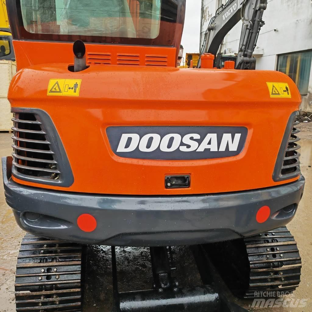 Doosan DX55 Mini kotrók < 7t