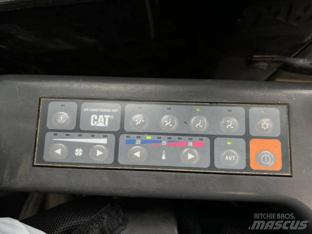 CAT 321D LCR Lánctalpas kotrók