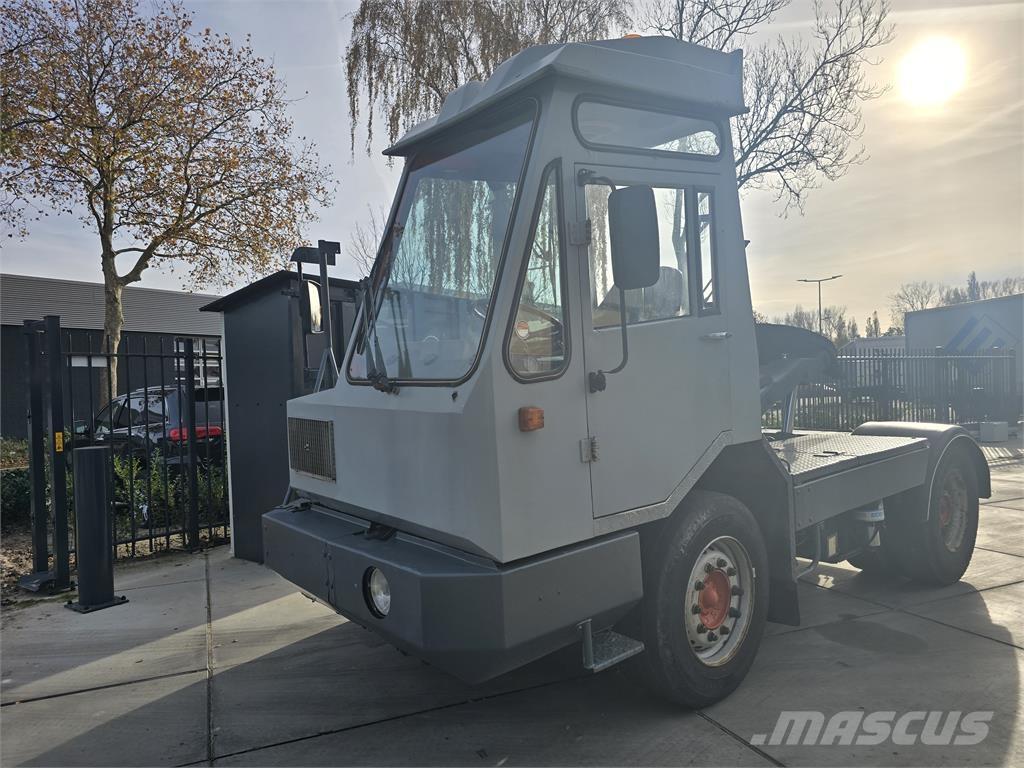  [div] DAF TT2100DH Terminál targoncák