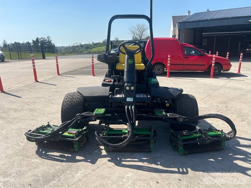 John Deere 3235C Golfpálya fűnyírók
