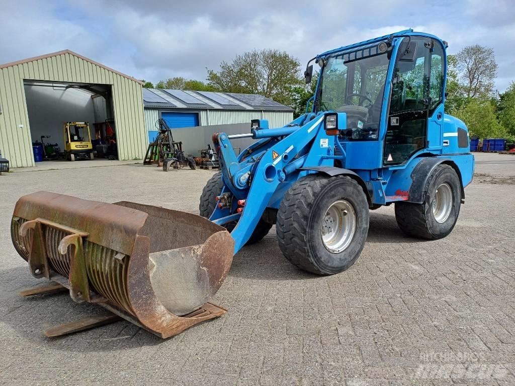 Weidemann 3070 Gumikerekes homlokrakodók