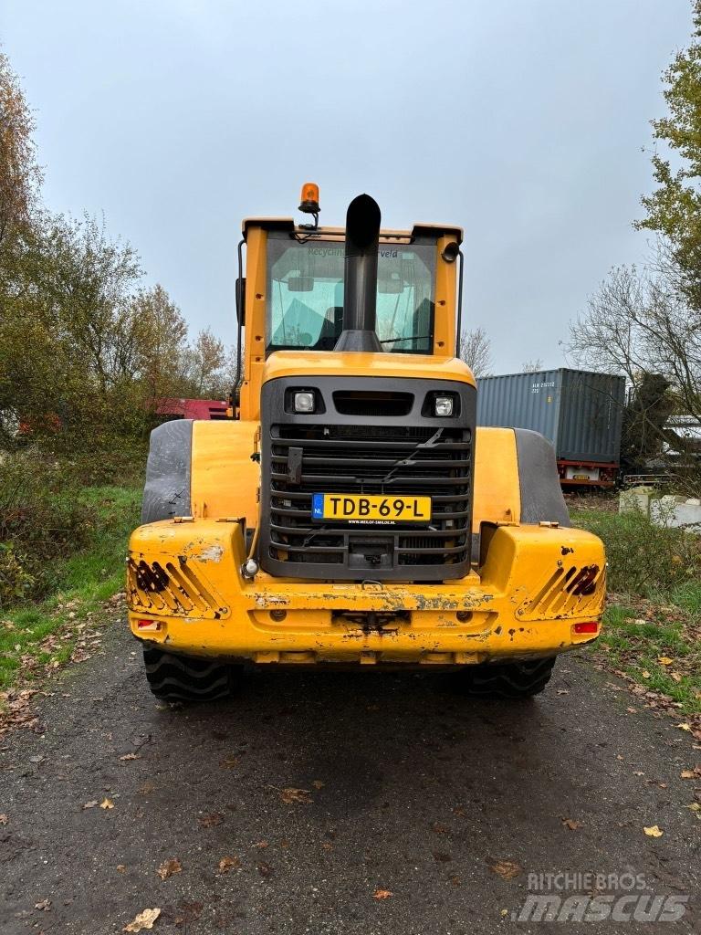 Volvo L 90 F Gumikerekes homlokrakodók