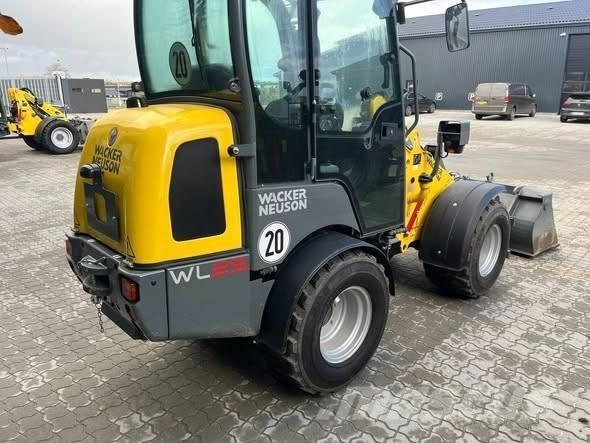 Wacker Neuson WL 25 Gumikerekes homlokrakodók