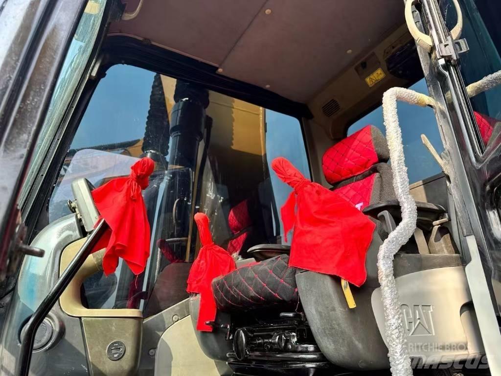 CAT 320 D Lánctalpas kotrók