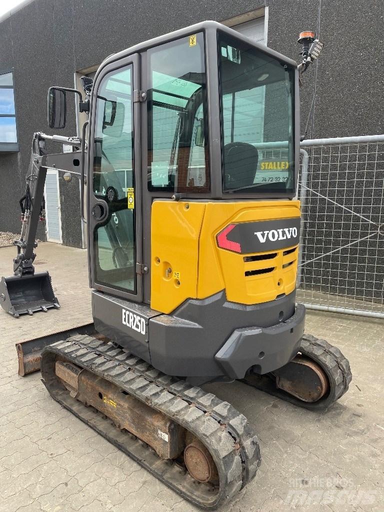 Volvo ECR25D Mini kotrók < 7t