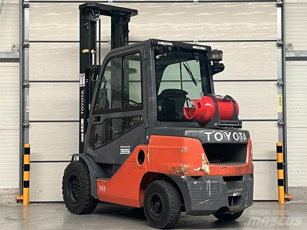 Toyota 8FGJF35 Gázüzemű targoncák