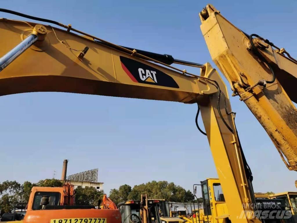 CAT 330 D Lánctalpas kotrók
