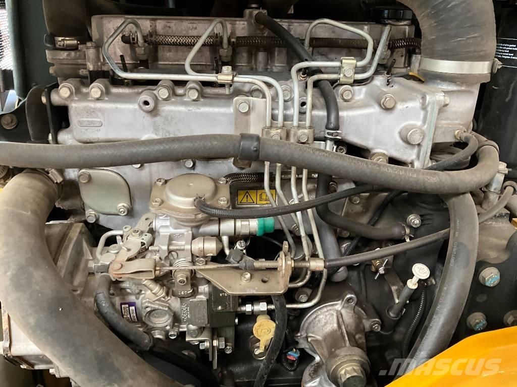 CAT 906 H Gumikerekes homlokrakodók