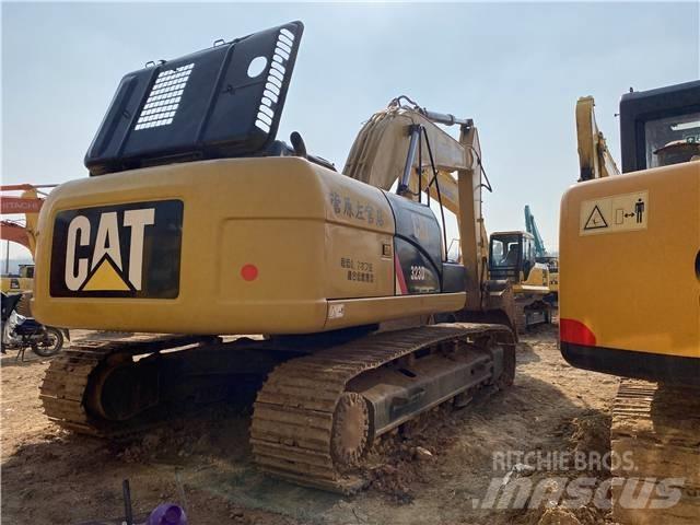 CAT 323D Lánctalpas kotrók
