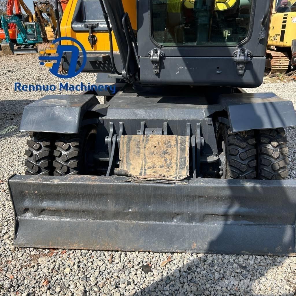 Xinyuan C75W Gumikerekes kotrók