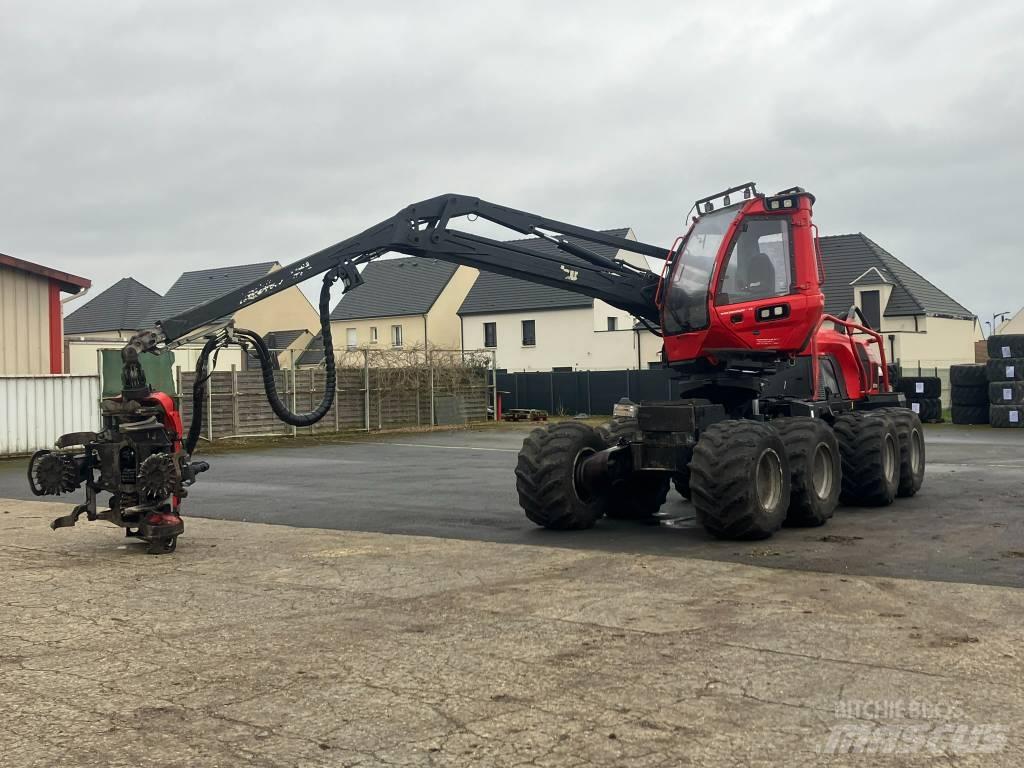 Komatsu 931XC Betakarítók