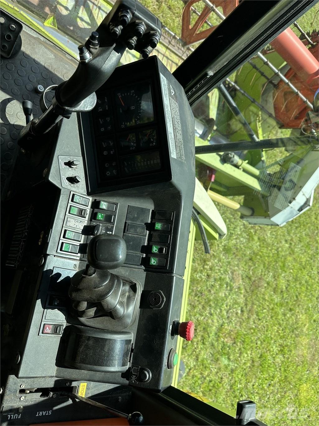 CLAAS Mega 208 Kombájnok