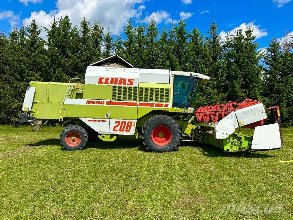 CLAAS Mega 208 Kombájnok