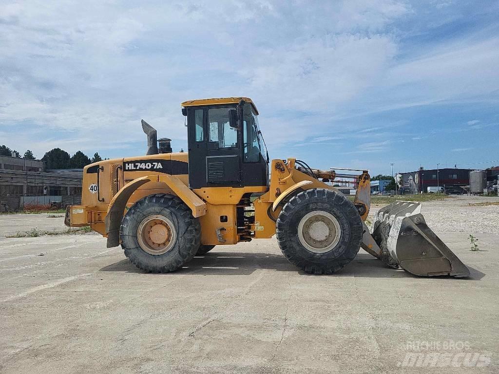 Hyundai HL 740-7 A Gumikerekes homlokrakodók