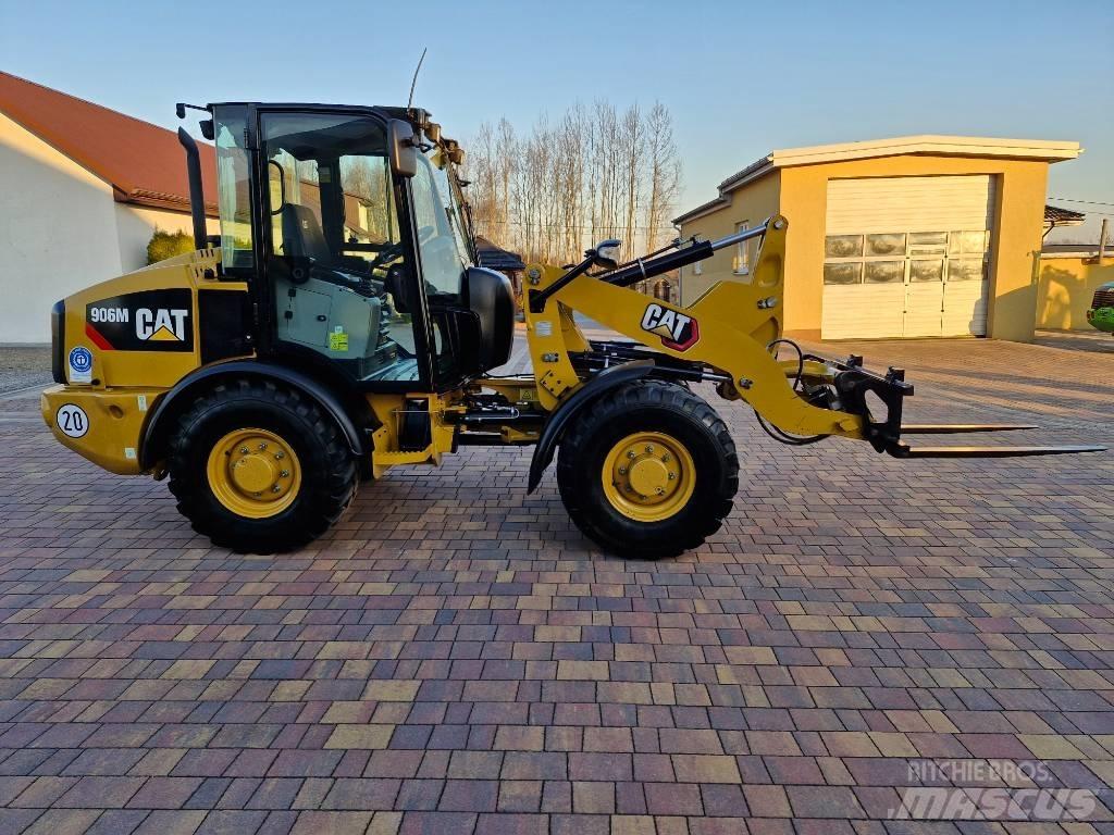 CAT 906 M Gumikerekes homlokrakodók