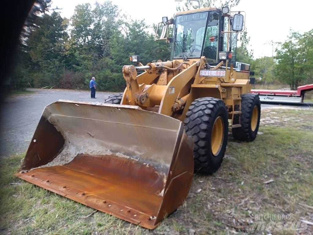 CAT 928F Gumikerekes homlokrakodók