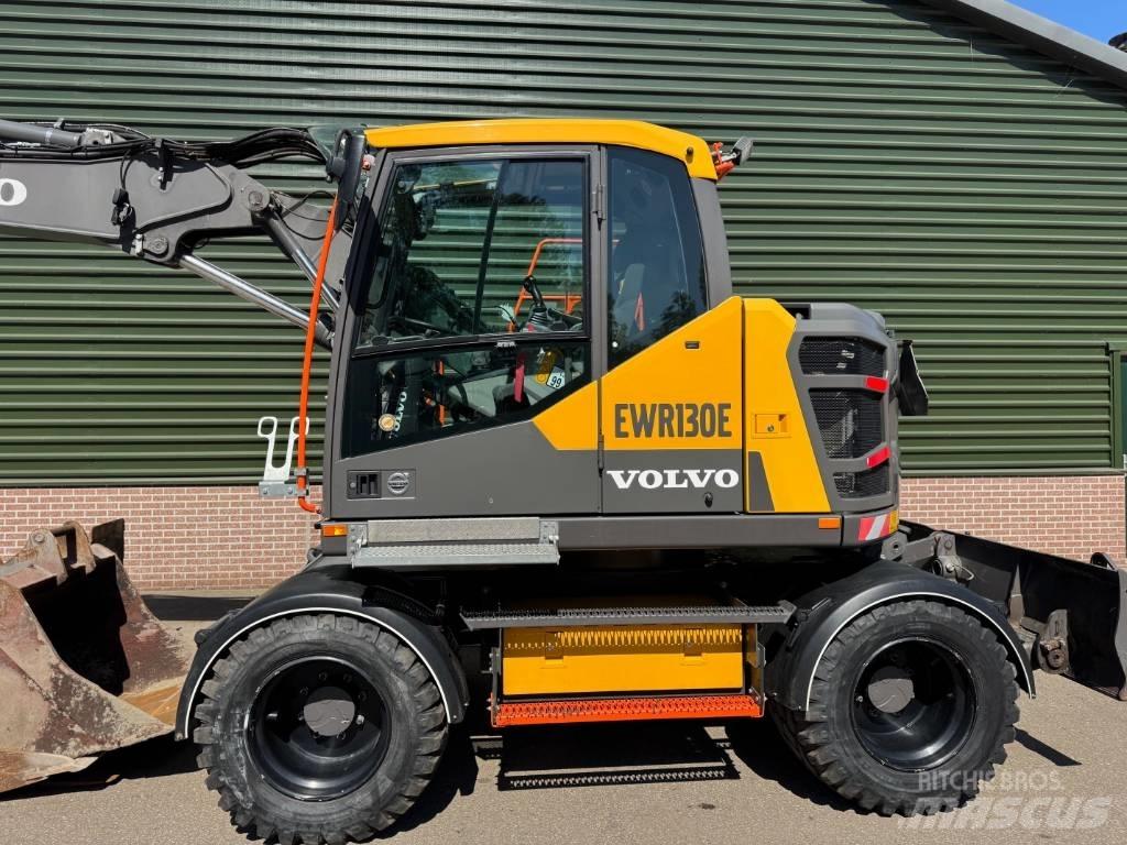 Volvo EWR 130 E Gumikerekes homlokrakodók