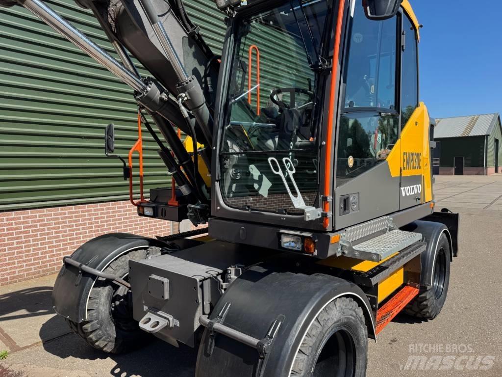 Volvo EWR 130 E Gumikerekes homlokrakodók