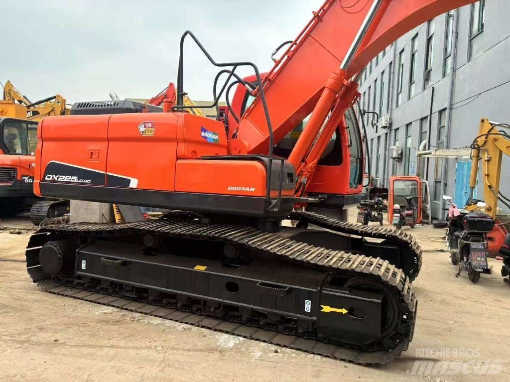 Doosan DX 225 LC Lánctalpas kotrók