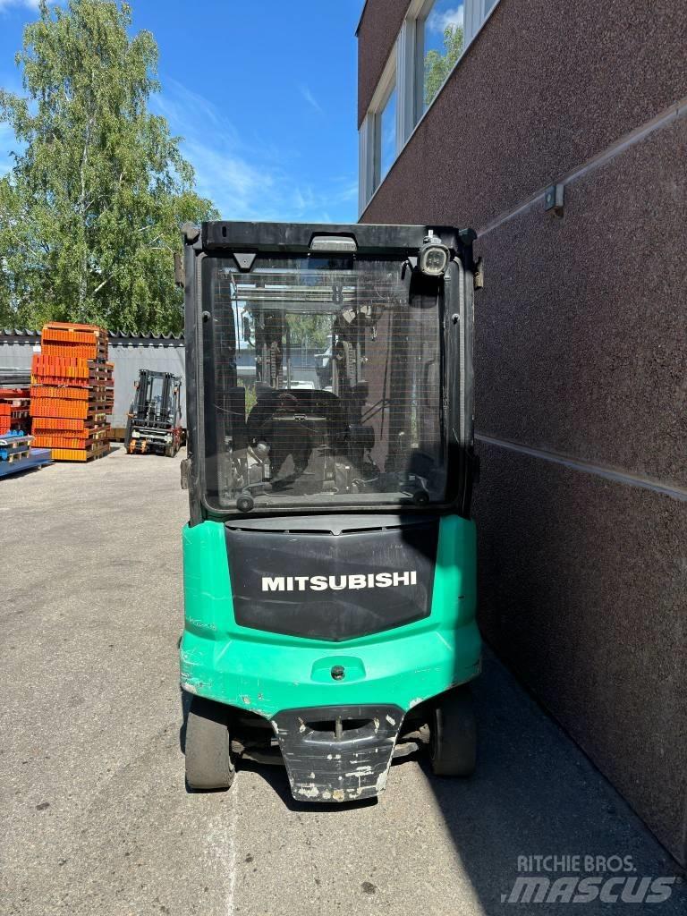 Mitsubishi FB25CN Elektromos targoncák
