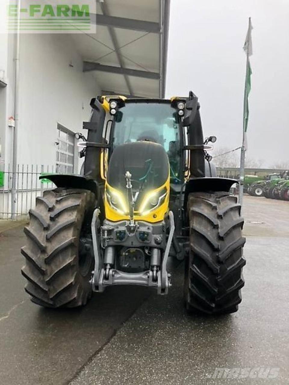 Valtra q305 Traktorok