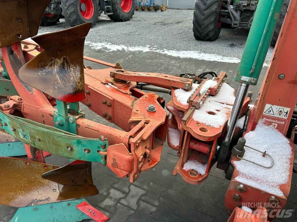 Kverneland EG100 Hagyományos ekék