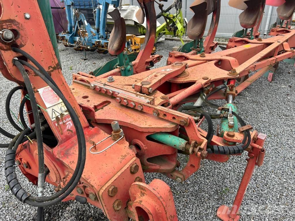 Kverneland EG100 Hagyományos ekék